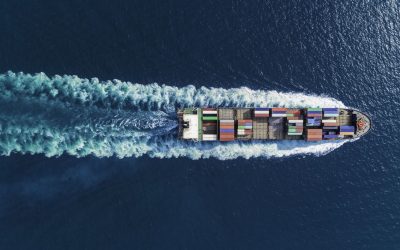 Selon T&E, les surcharges facturées par les transporteurs maritimes dépassent le coût réel du carbone